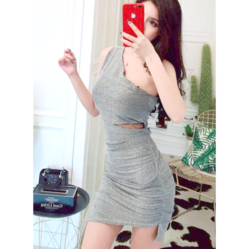 kudapy เดรสสั้นสีเงินผ้าวิ้งค์ เดรสไหล่เฉียงเซ็กซี่รัดรูปไหล่ปาดข้าง