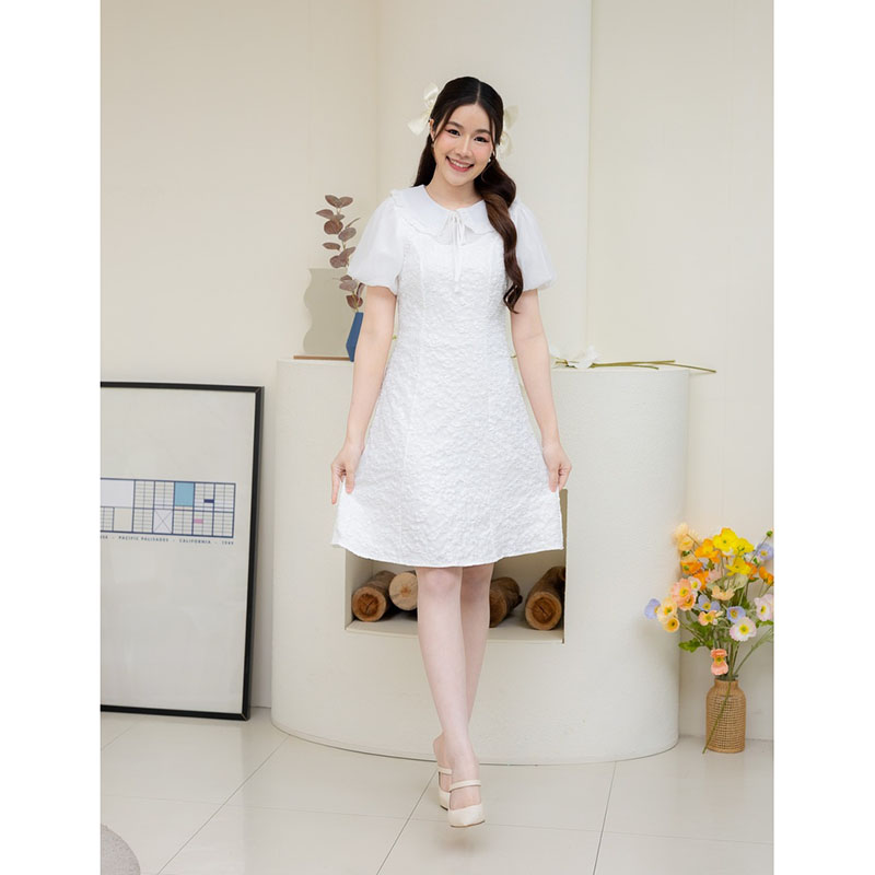 kudapy เดรสสั้นสีชมพู/สีขาว/สีดำ ผ้านูนลายดอกแขนตุ๊กตา งานซิปซ่อนด้านหลัง ใส่สวยไม่ซ้ำ