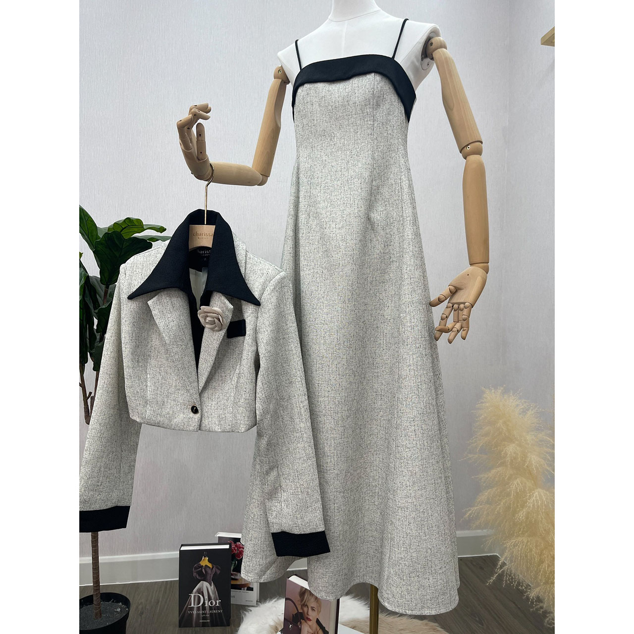 kudapy เซ็ทเดรสยาว มาพร้อมกับเสื้อคลุมลุคทูโทน สวยหรูลุคคุณหนู(แถมฟรีเข็มกลัดดอกไม้)