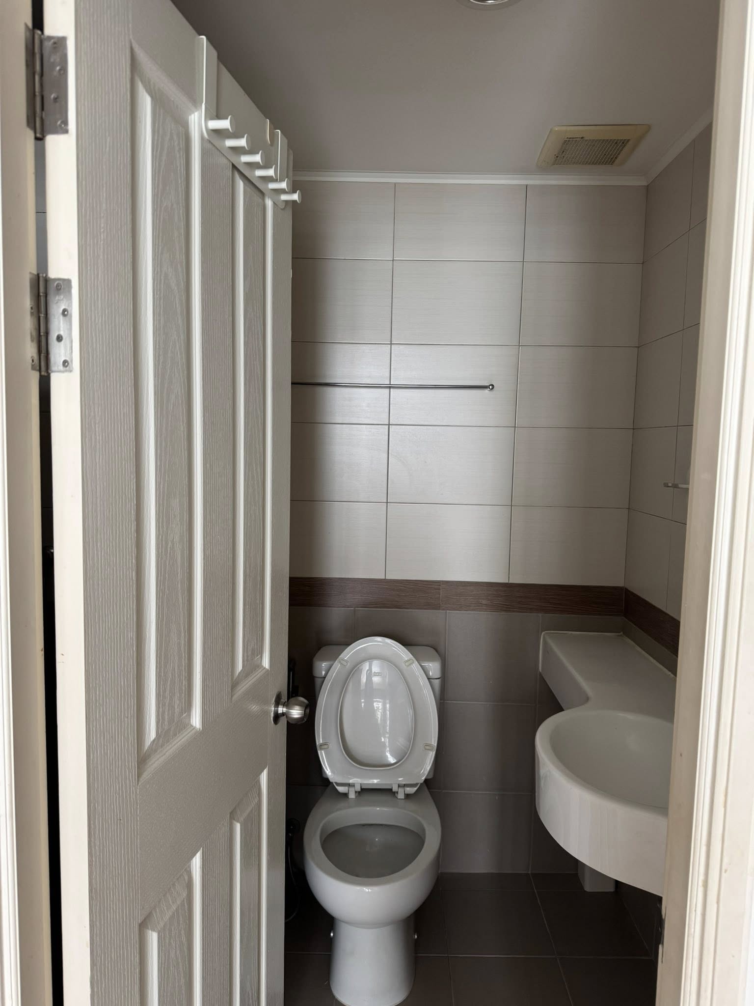 High Rise โซนพื้นที่ เซ็นทรัลปิ่นเกล้า MRT บางยี่ขัน ให้เช่าห้องแบบ 1ห้องนอน 1ห้องน้ำ คอนโด Lumpini Park Pinklao (ลุมพินี พาร์ค ปิ่นเกล้า) ขนาดห้อง 28 ตรม. ชั้น 18 ตึก A