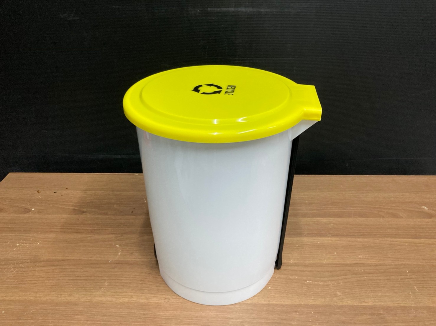 ถังขยะทรงกลม เท้าเหยียบ 12ลิตร