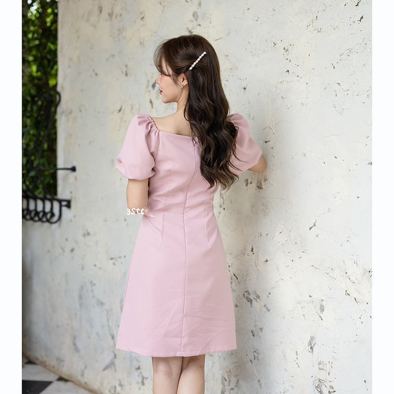 kudapy เดรสสั้นสีชมพู/สีเขียวมัทฉะ/สีครีม แขนตุ๊กตาคอวีไปเดท ไปทำงาน ลุค 2 ดึงแขนเสื้อลงมาปาดไหล่ ใส่ไปปาร์ตี้ ชิคๆ