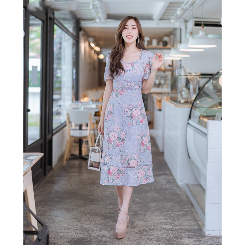 kudapy เดรสสั้นคอเหลี่ยมสีม่วง ผ้าฉลุลายดอกกุหลาบ ใส่สบายดูดี S