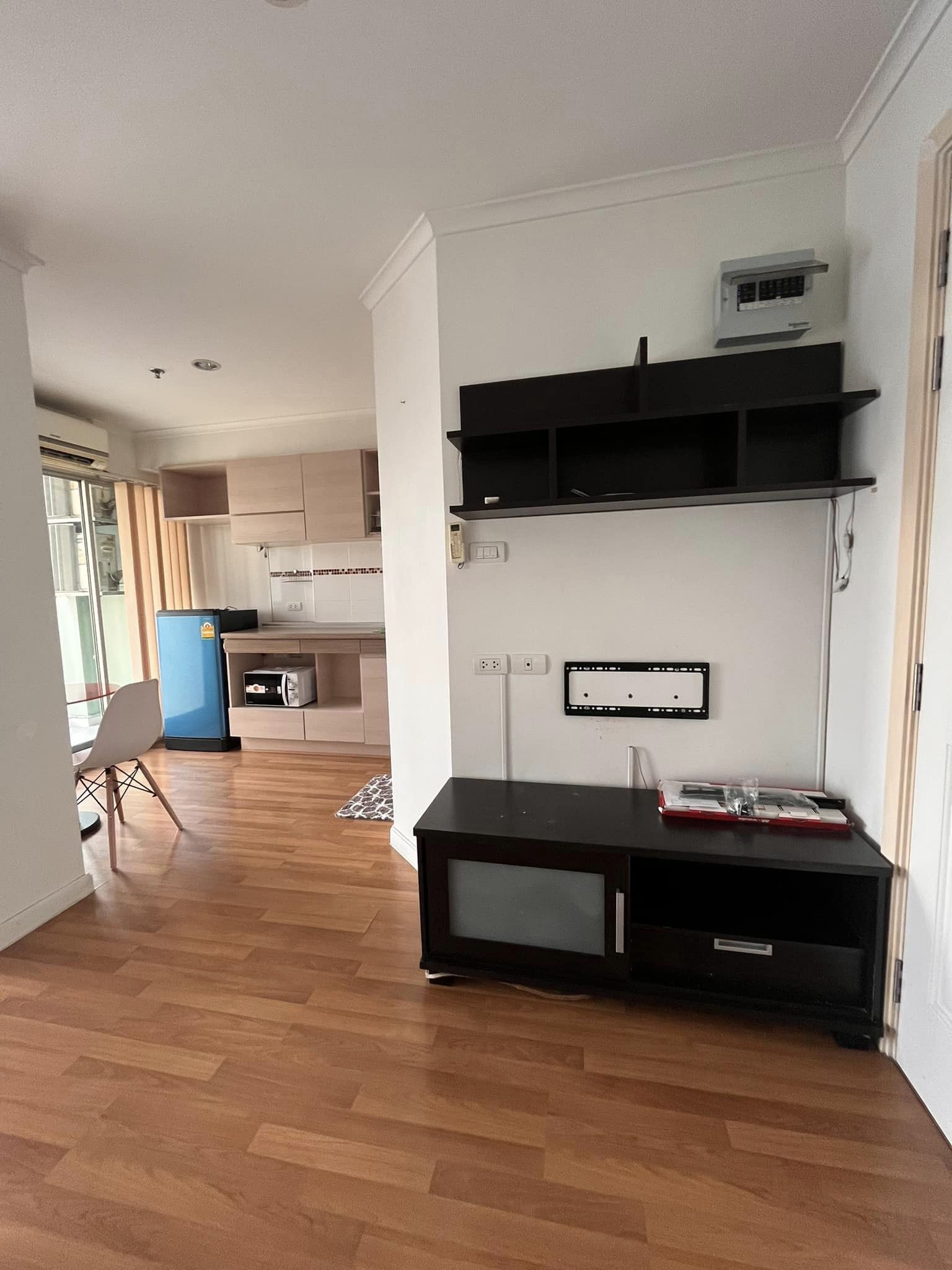 ให้เช่าคอนโด Lumpini Place Ratchayothin (ลุมพินี เพลส รัชโยธิน) - รีบเลยตกแต่งเฟอร์ครบของใหม่หมดเลยพร้อมอยู่ - การเดินทาง: ใกล้ BTS รัชโยธิน 100 เมตร