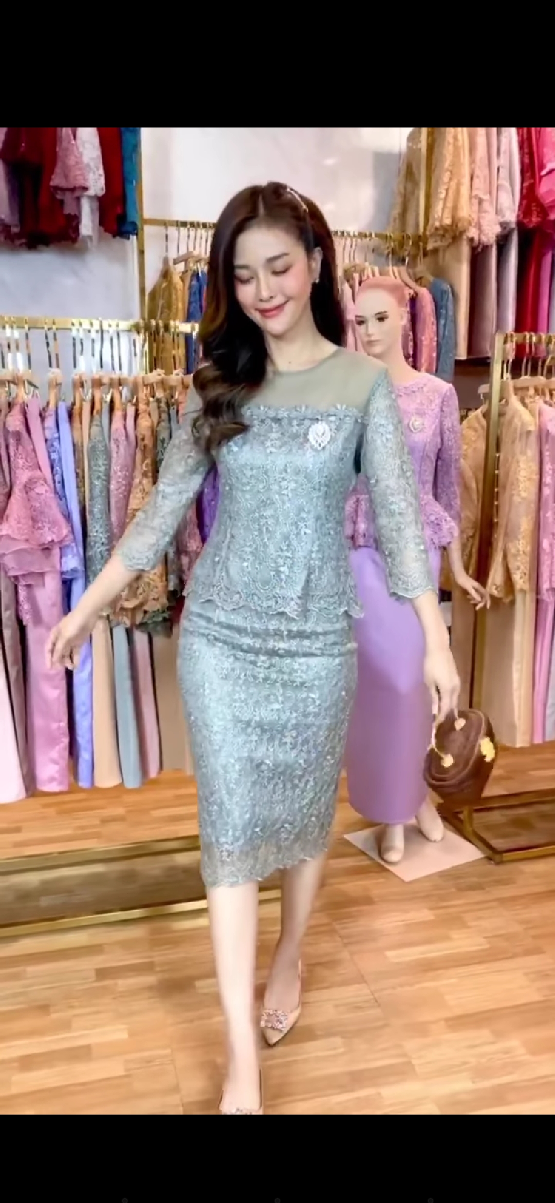 kudapy ชุดเซตออกงานสีทอง,สีชมพู,สีเขียวมิ้นท์ เซตเสื้อ+กระโปรงทรงเอกเข้ารูป ผ้าลูกไม้ปักลายนูนงานสวยมากๆ