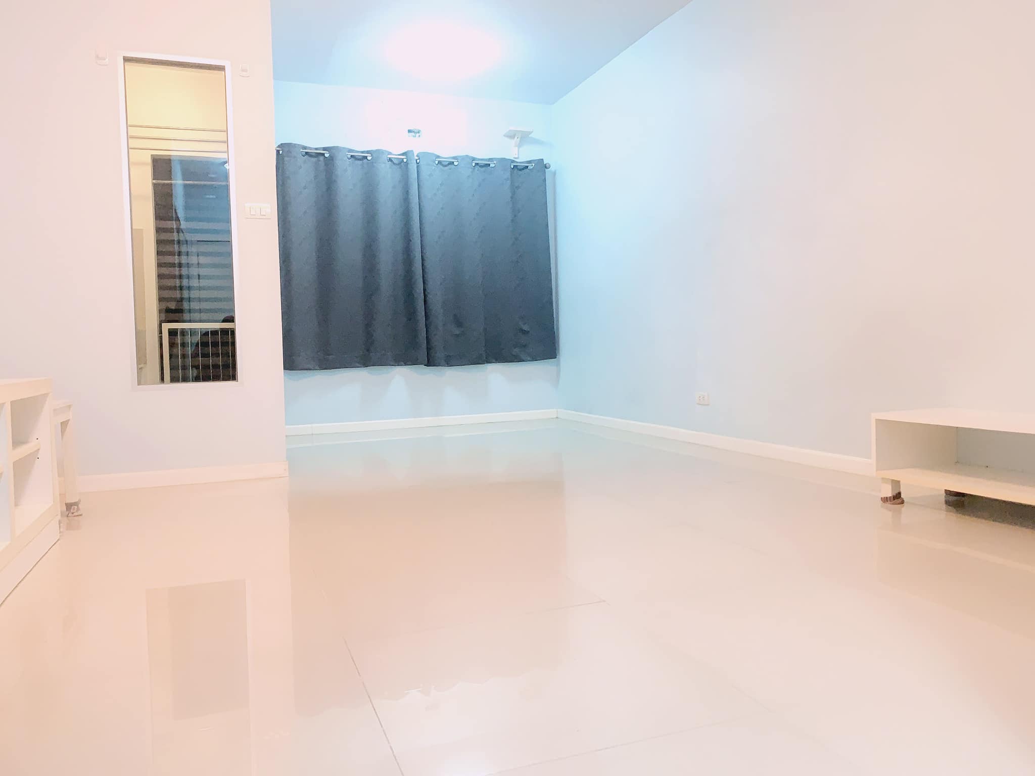 ขาย คอนโด A Space Asoke - Ratchada (เอ สเปซ อโศก - รัชดา) - ห้องพร้อมเฟอร์ - การเดินทาง: MRT พระราม 9 - ใกล้เซ็นทรัลพระราม 9