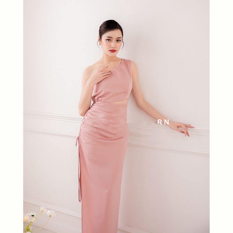 kudapy เดรสยาวน้ำตาลอิฐ / ชมพู / เขียว ดีเทลซีทรูคอดเข้าช่วงเอวบน ด้านข้างแหวกเป็นแบบรูดปรับระดับได้ตามชอบ