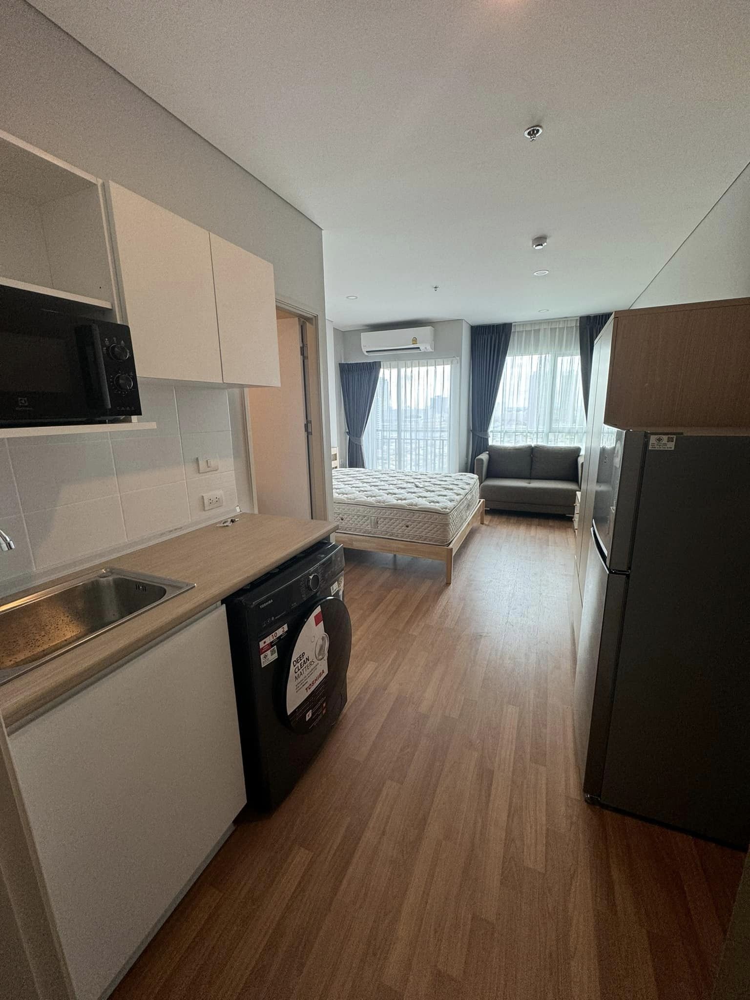 สนใจชมห้องติดต่อได้เลย Line ID: Smile-easy ปล่อยเช่าคอนโด ลุมพินี เพลส เตาปูน อินเตอร์เชนจ์ (Lumpini Place Taopoon Interchange) - Studio 1ห้องน้ำ - ใกล้ MRT เตาปูน - ขนาดห้อง 24 ตรม. ชั้น 24