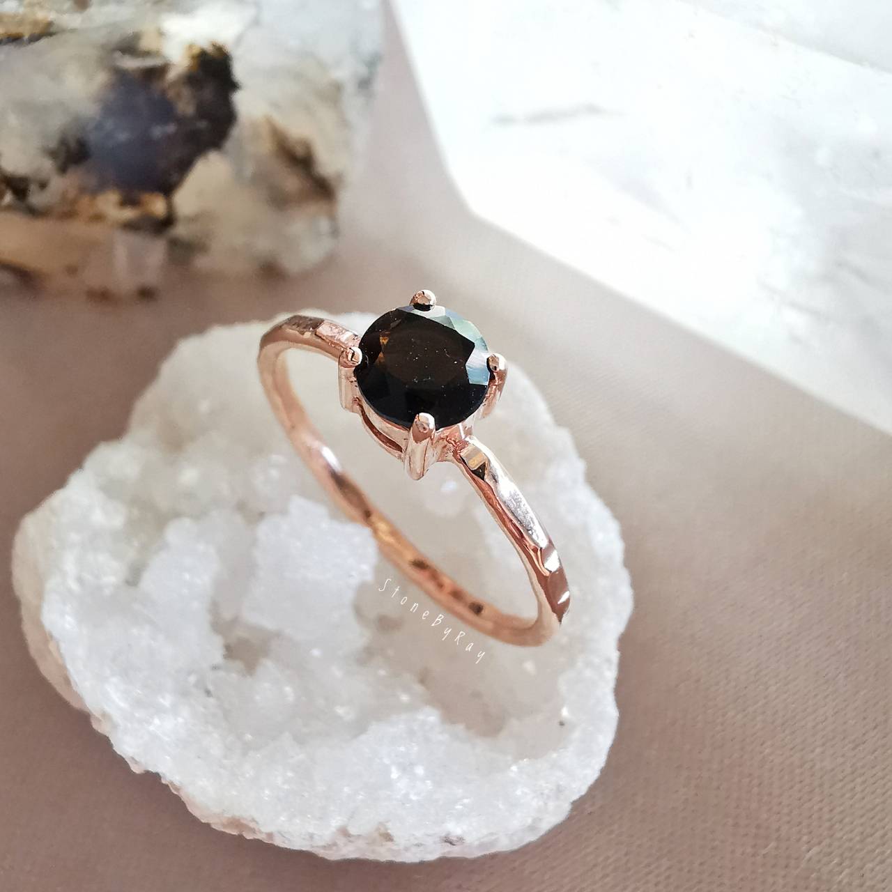 แหวนเงินหินสะเก็ดดาว Tektite