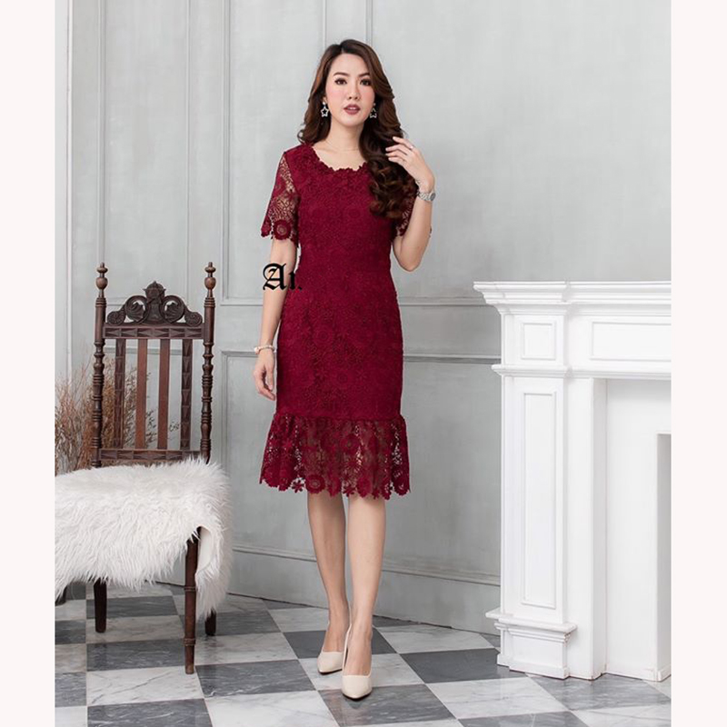 kudapy เดรสลูกไม้สีชมพู/แดงเข้ม แขนสั้น ระบายชายกระโปรง เนื้อผ้าลุกไม้ทอลายดอกไม้ สวยมากค่ะ มีซับในในตัวเนื้อดี