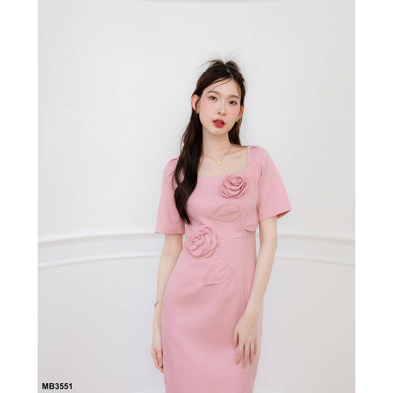 kudapy เดรสสั้นสีดำ/สีชมพู/สีม่วง เดรสยาวคอเหลี่ยมติดดอกไม้ ใส่ออกงาน ใส่ทำงานสวยดูดี