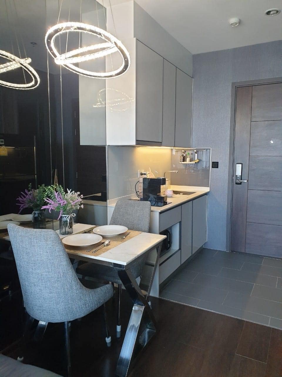 ปล่อยเช่าคอนโด C Ekkamai (ซี เอกมัย) - 1ห้องนอน 1ห้องน้ำ 1ห้องนั่งเล่น - ใกล้ BTS เอกมัย ARL รามคำแหง - ขนาดห้อง 30 ตรม. ชั้น 28 ทิซตะวันออก