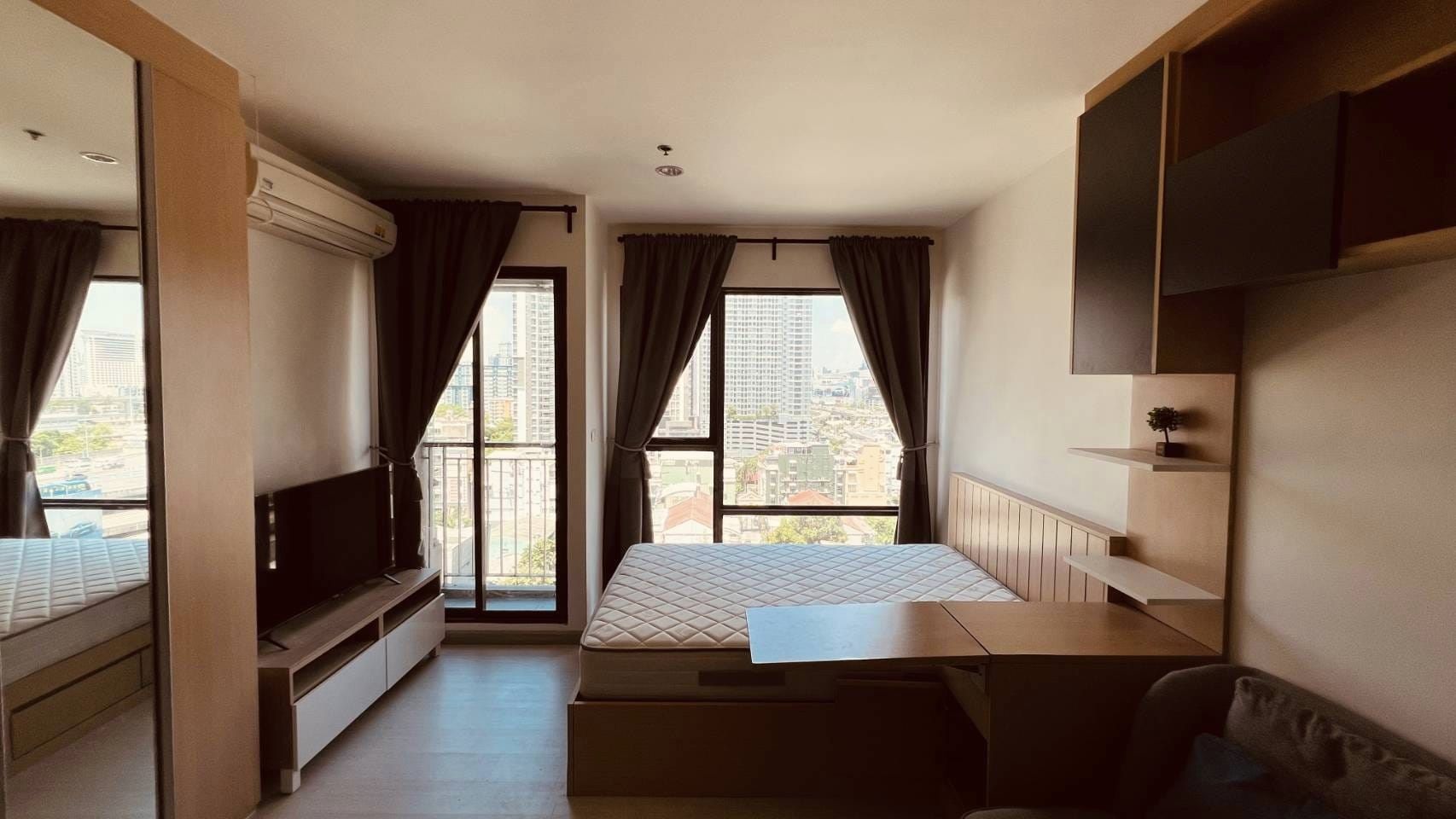 ปล่อยเช่าคอนโด Rhythm Asoke (ริทึ่ม อโศก) - Studio 1ห้องน้ำ - ใกล้ MRT พระราม 9 เพชรบุรี ARL มักกะสัน - ขนาดห้อง 22 ตรม. ชั้น 14 วิวสระว่ายน้ำ