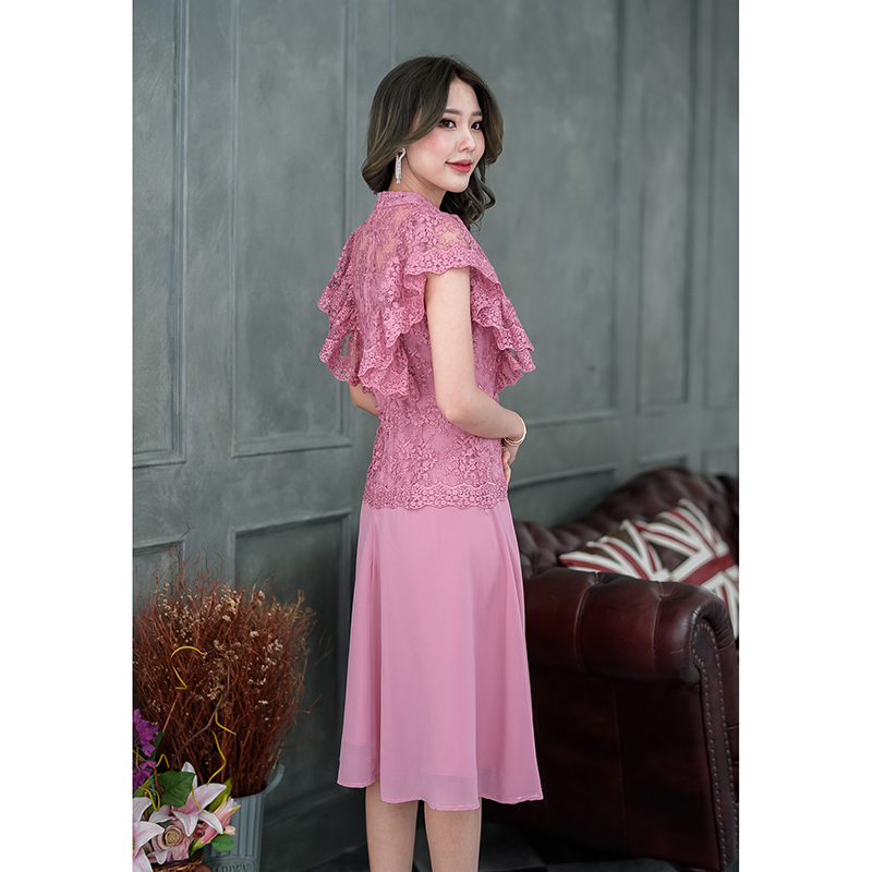 kudapy เดรสสั้นสีเทา/สีชมพู งานลุกไม้ปักผ้าเงา ปักลายแน่น ดีไซน์ช่วงแขนเป็นปีกผีเสื้อคลุมไหล่พอดี