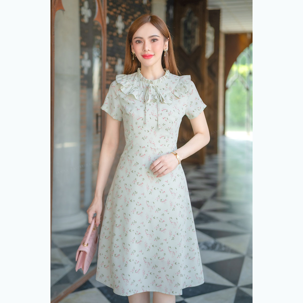 kudapy เดรสสั้นสีชมพูอ่อน/สีเขียวอ่อน/สีครีม เนื้อผ้าชิฟฟ่อนนุ่ม ใส่สบายงานซิปซ่อนหลัง มีซับในให้ในตัว ชุดทรงเอเบาใส่สบายไม่ร้อน