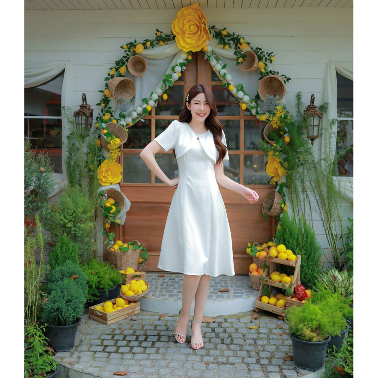 kudapy เดรสสั้น แขนสั้นคอกลมแต่งกระดุมซิปหลัง