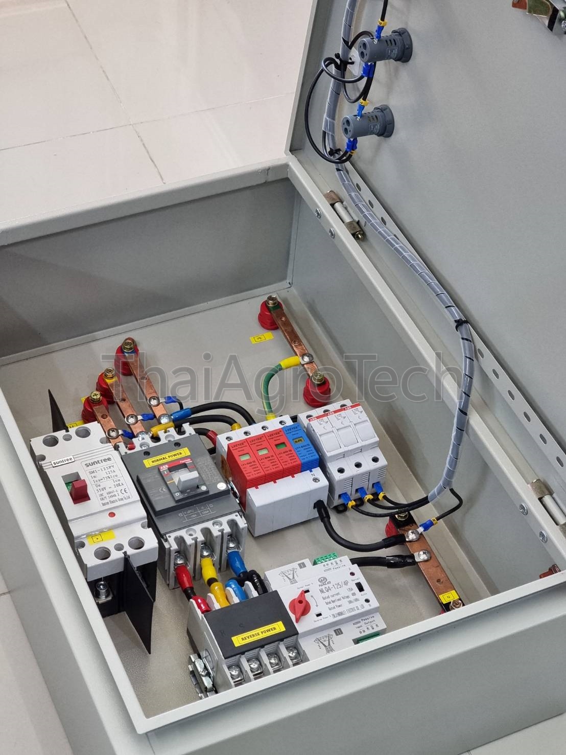 ตู้ AC-DC Switch Box สำหรับระบบโซล่าเซลล์แบบ Hybrid Off-Grid ขนาด 20-40Kw MCCB , DC HV ATS 125A (3Phase)