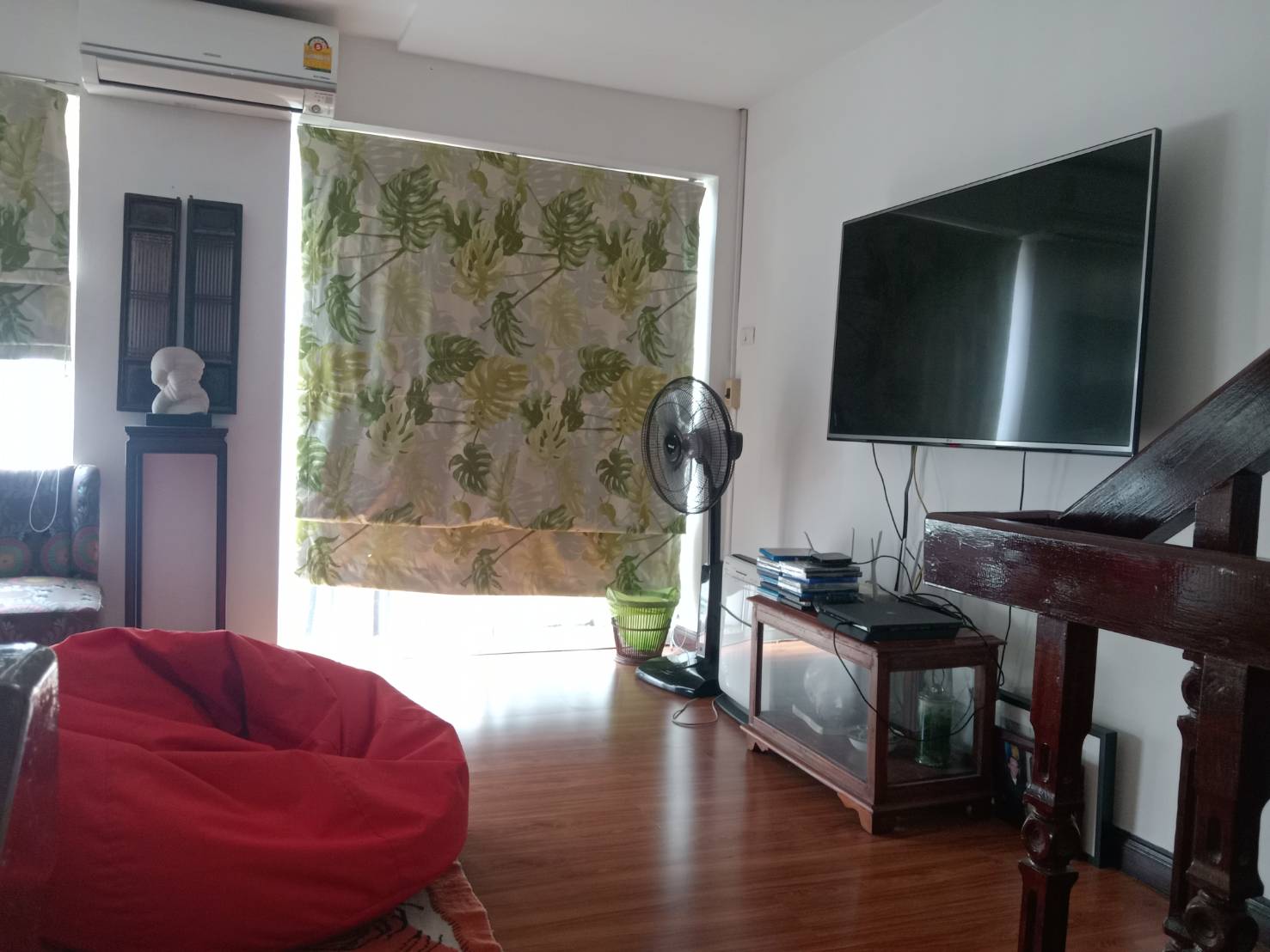 ปล่อยเช่าหมู่บ้าน Leo Classic Place (ลีโอคลาสสิค เพลส) สุขุมวิท 49และ39 - ทาวโฮม 3 ชั้น 3ห้องนอน 4ห้องน้ำ - 1ห้องเอนกประสงค์ (ดาดฟ้า) 1ห้องแม่บ้าน 1ห้องเก็บของ - ใกล้ BTS พร้อมพงษ์ - ขนาดห้อง 336 ตรม. ( 28 ตรว)