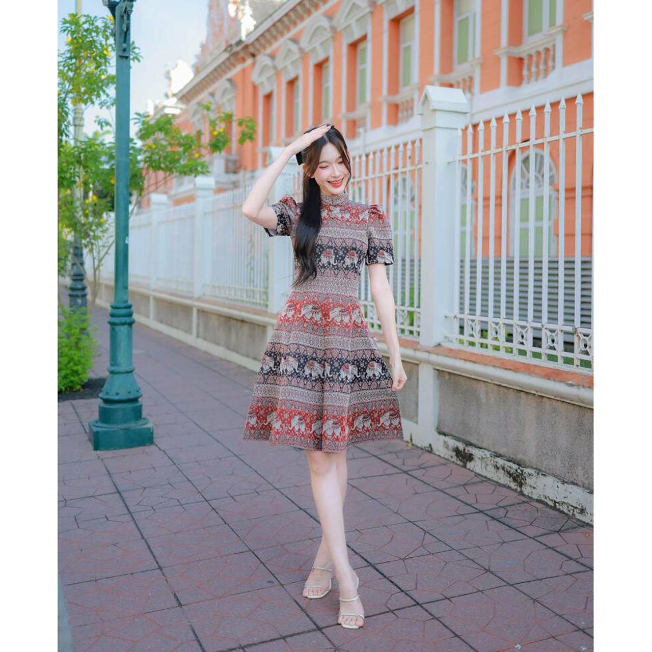 kudapy เดรสสั้นสีแดง ผ้าไทยคอจีนกระโปรงลายช้าง ใส่สบายสวยดูดี