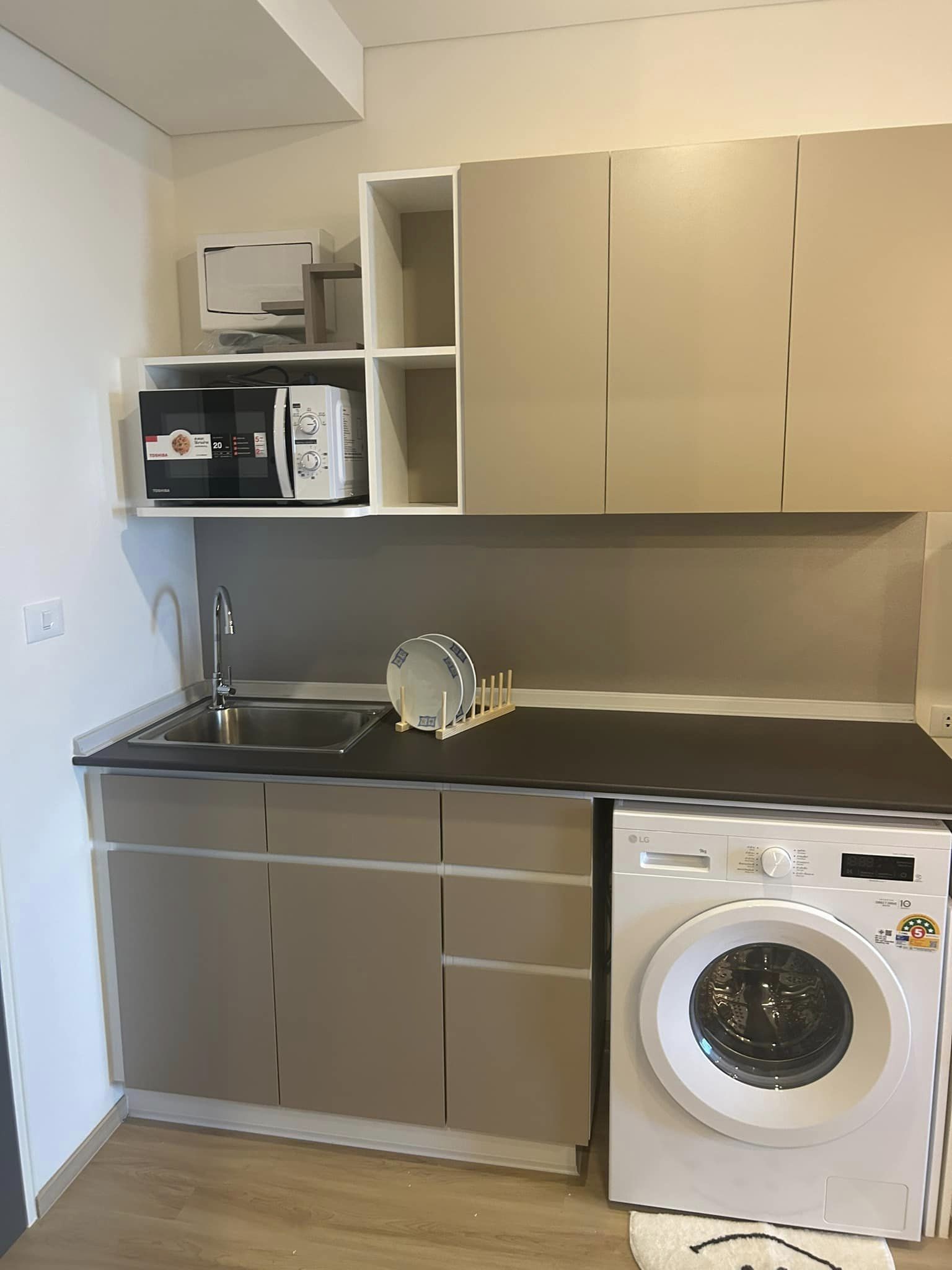 สนใจชมห้องติดต่อได้เลย Line ID: Smile-easy ปล่อยเช่าคอนโด Lumpini Ville Charan - Fai Chai (ลุมพินี วิลล์ จรัญ - ไฟฉาย) - 1ห้องนอน 1ห้องน้ำ 1ห้องนั่งเล่น - ใกล้ MRT จรัญ 13 - ขนาดห้อง 29 ตรม. ชั้น 21 ทิศตะวันออก