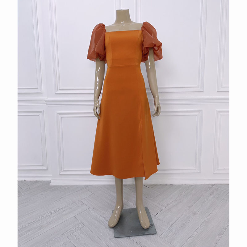 kudapy เดรสสั้นสีชมพู/สีสัม เดรสออกงานแนวมินิมอล เรียบหรูดูแพง รุ่นนี้ใส่เป็นทรงปาดไหล่ปิดต้นแขน หรือแขนพองตุ๊กตาก็น่ารัก