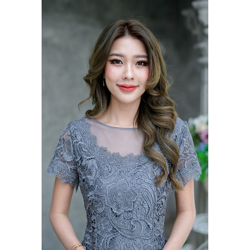 kudapy เดรสสั้นสีชมพู/สีเทา ลูกไม้เงา ทอลายสวย ใช้ลูกไม้เนื้อดีทอลายแน่น ดีไซน์ชุดเก๋แบบคว้านคอแต่งซีทรูช่วงอก