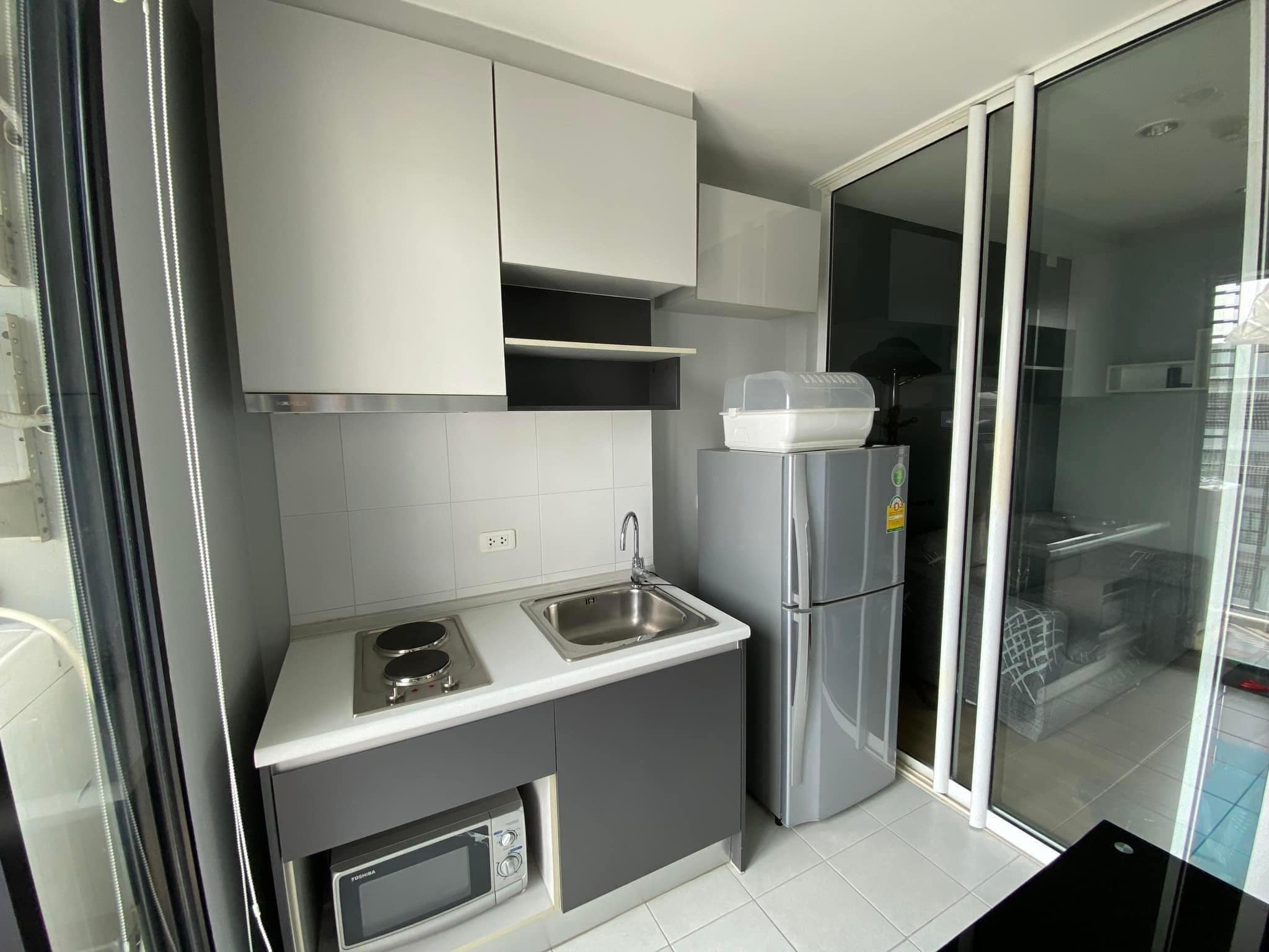 ให้เช่าคอนโด The Base Chaengwattana (เดอะ เบส แจ้งวัฒนะ) - ตกแต่งเฟอร์ครบห้องขนาด 32ตรม.มีเครื่องซักผ้า - การเดินทาง: รถไฟฟ้าสายสีชมพู