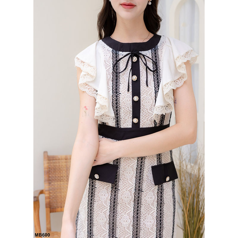 kudapy เดรสสั้นสีชมพู/สีดำ ลูกไม้ลายทางแขนกุดแต่งกระเป๋า