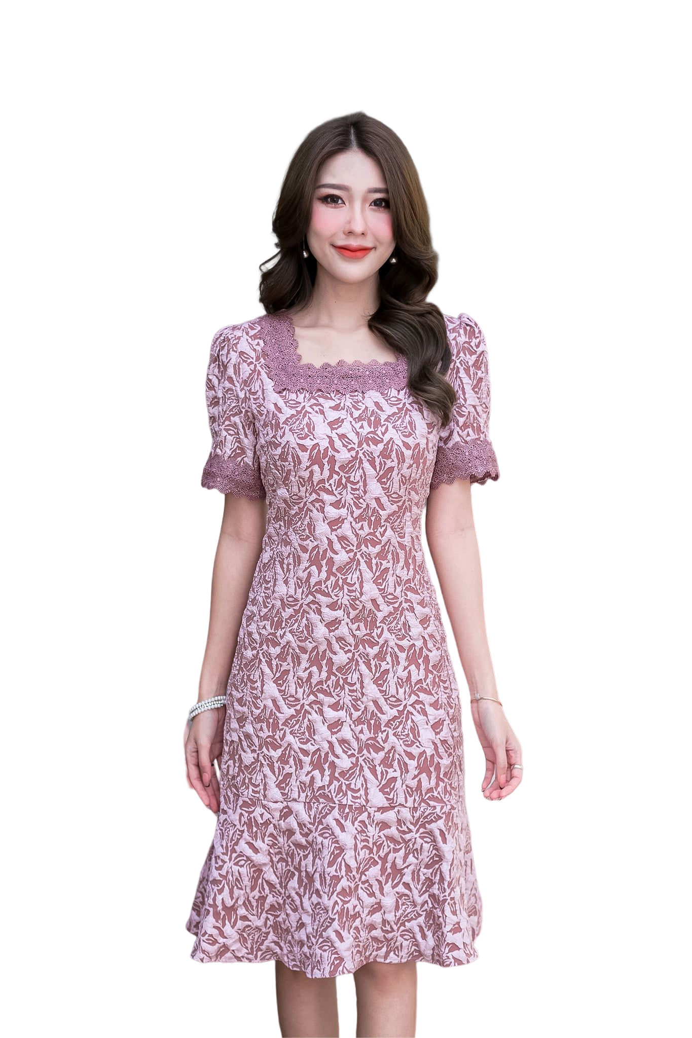 kudapy เดรสสั้นคอเหลี่ยมทรงเนื้อนูนสีชมพูกะปี ,สีชมพูอ่อน เนื้อดีผ้าไม่หนาน้าา นิ่มใส่สบาย งานลายผ้านูนสามมิติสวยหวานมาก