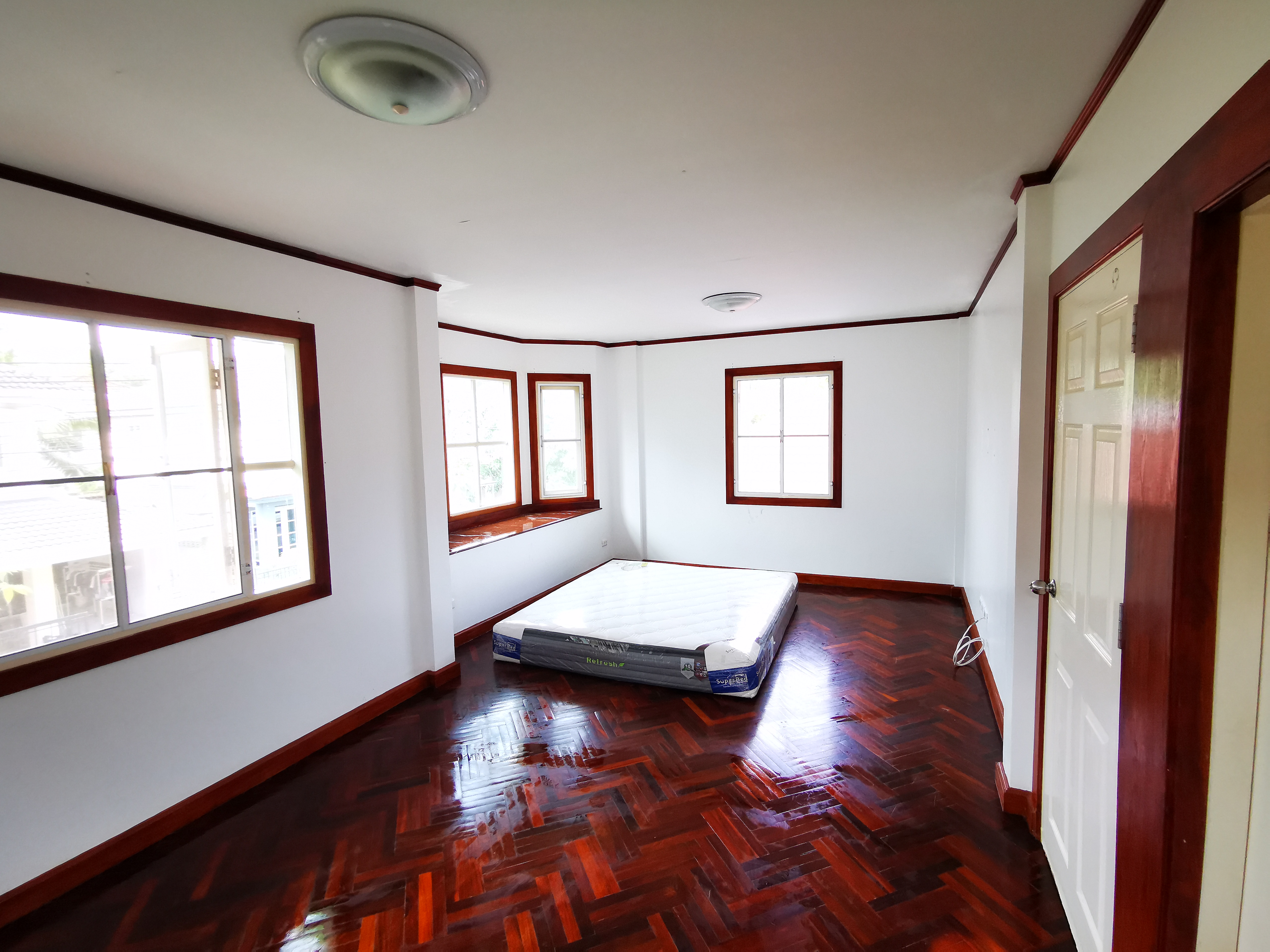 ใกล้ทะเล ใกล้ภูเขา บ้านเดี่ยว วิวภูเขา บ้าน2ชั้น 3นอน 2น้ำ สวนขนาดใหญ่ ทะเลสาบ แลนด์แอนด์เฮ้าส์ พาร์ค ภูเก็ต แลนด์ แอนด์ เฮ้าส์ พาร์ค ภูเก็ต Near Beach Near Mountain Detatched House 2 Storey Mountain Views 3 Bed 2 Bath Big Garden and Lake in common Area F