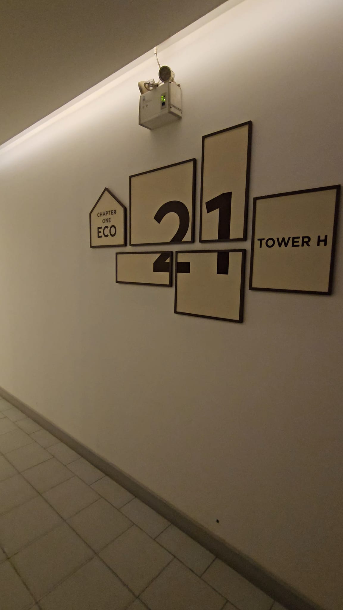 สนใจชมห้องติดต่อได้เลย Line ID: Smile-easy ปล่อยเช่าคอนโด Chapter One ECO Ratchada-Huaikwang (แชปเตอร์ วัน อีโค รัชดา – ห้วยขวาง) - 1ห้องนอน 1ห้องน้ำ 1ห้องนั่งเล่น - ใกล้ MRT ห้วยขวาง - ขนาดห้อง 24 ตรม. ชั้น 21 ตึก H