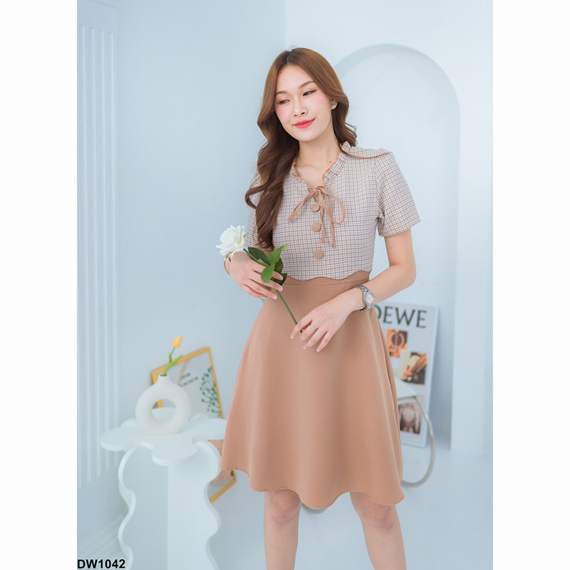 kudapy มินิเดรสสั้นสีชมพู/สีกรม/สีน้ำตาล สไตล์น่ารัก แต่งสายผูกโบว์ ลายสก๊อตช่วงบน กระโปรงบาน