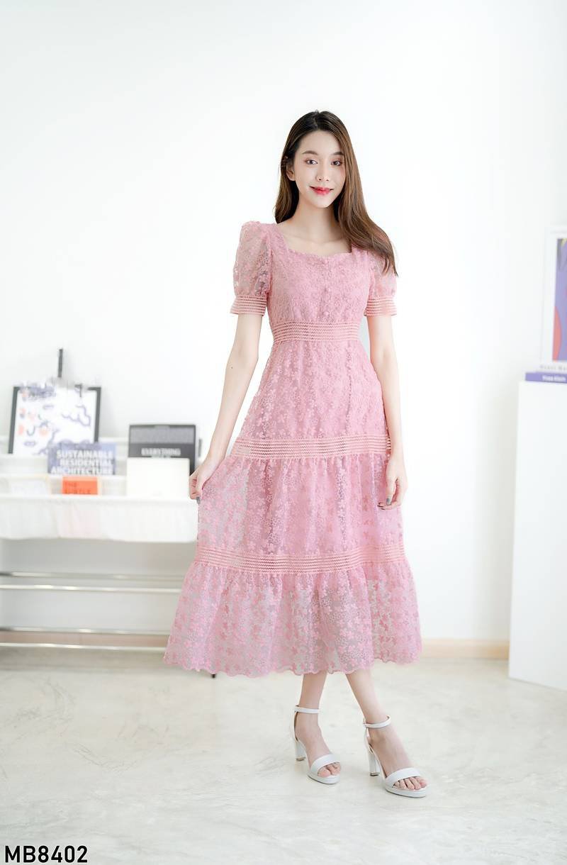 kudapy เดรสยาว สีฟ้า สีครีม สีชมพู เเดรสยาวคลุมเข่าลูกไม้ออกงานแขนตุ๊กตา สวยดูดีน่ารักมากๆ