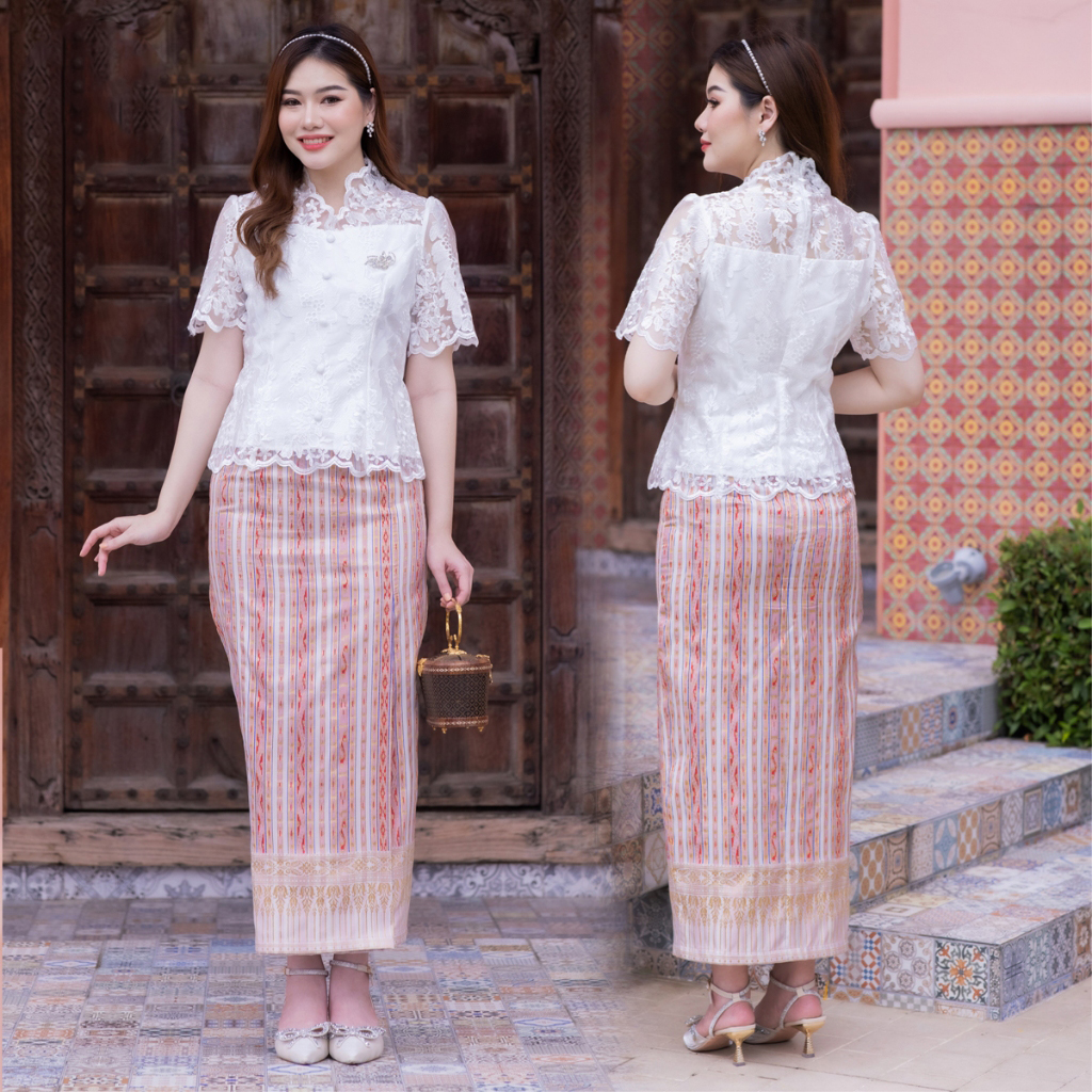 kudapy ชุดออกงาน ไปวัดทำบุญ สีขาว เสื้อผ้าลูกไม้ปักทอ กระโปรงผ้าไหมแพรทิพย์ ทรงจีบหน้า