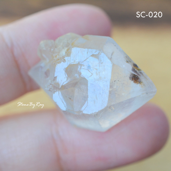 หินเฮอร์คิเมอร์ไดม่อน(Herkimer Diamond)