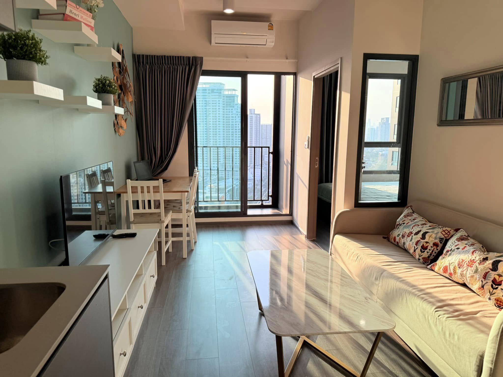 ปล่อยเช่า IDEO Sukhumvit Rama 4 : ไอดีโอ สุขุมวิท - พระราม 4 - โซนพื้นที่ BTS พระโขนง 1ห้องนอน 1ห้องน้ำ - ขนาดห้อง 35 ตรม. ชั้น 19 - ให้เช่า 25,000 ต่อเดือน