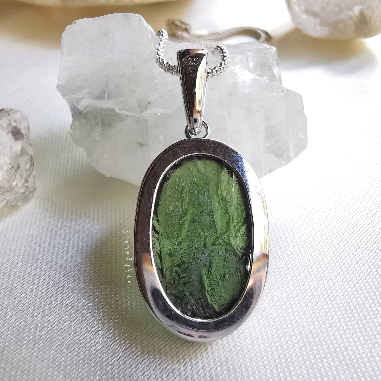 สร้อยคอเงินจี้สะเก็ดดาวโมดาไวท์(Moldavite)