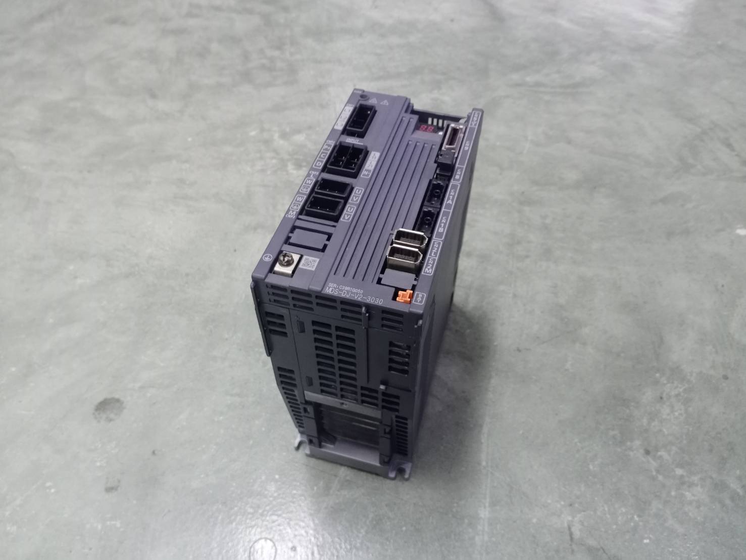 MITSUBISHI MDS-DJ-V2-3030 SERVO DRIVE