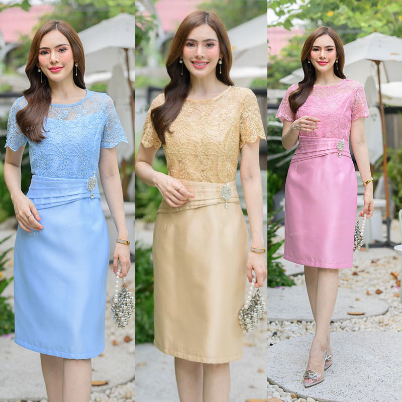 kudapy เดรสสั้นสีฟ้า/สีชมพู/สีทอง ผ้าไหมจิตลดาอัดกาว ตัวเสื้อบนแต่งลูกปัดวิ้งๆ แขนสั้นไม่มีซับใน ตัวชุดมีซับใน ชิปซ่อนหลัง กระโปรงผ่าหลัง ช่วงเอวแต่งคาดเอวดีไซด์เก๋