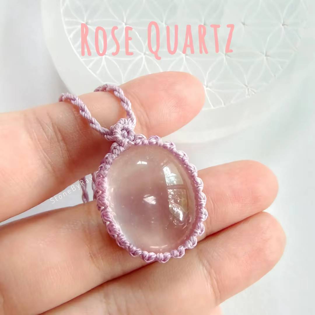 สร้อยคอเชือกถักจี้หินโรสควอตซ์ Rose Quartz