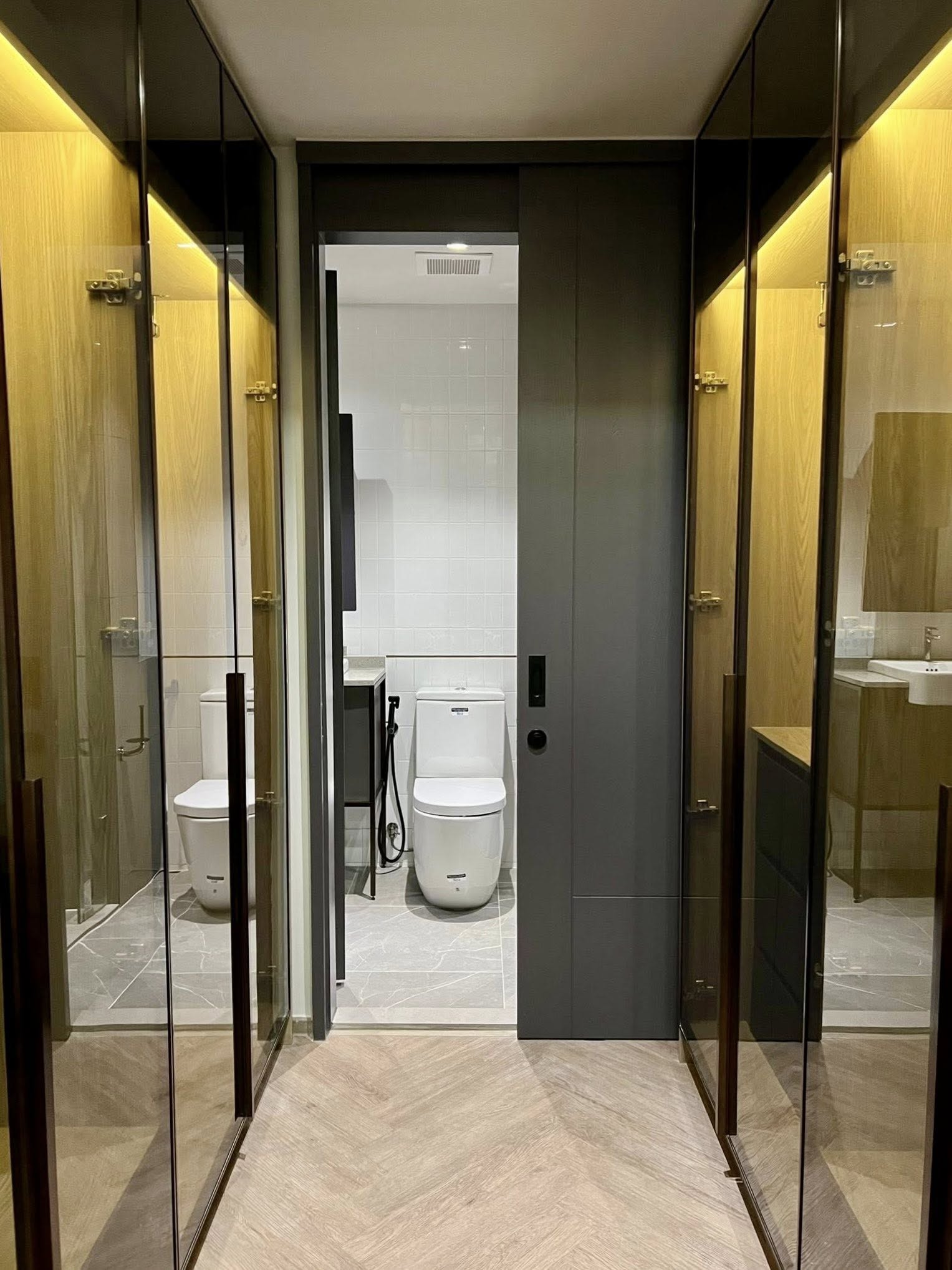 ให้เช่าคอนโด Chapter Chula - Samyan (แชปเตอร์ จุฬา - สามย่าน) High Rise โซนพื้นที่ จุฬา MRT สามย่าน ห้องแบบ 1 Bedroom Plus (ปรับเป็น 2 ห้องนอนได้ มาพร้อมโซฟาเบด) 1ห้องน้ำ ขนาดห้อง 45 ตรม.