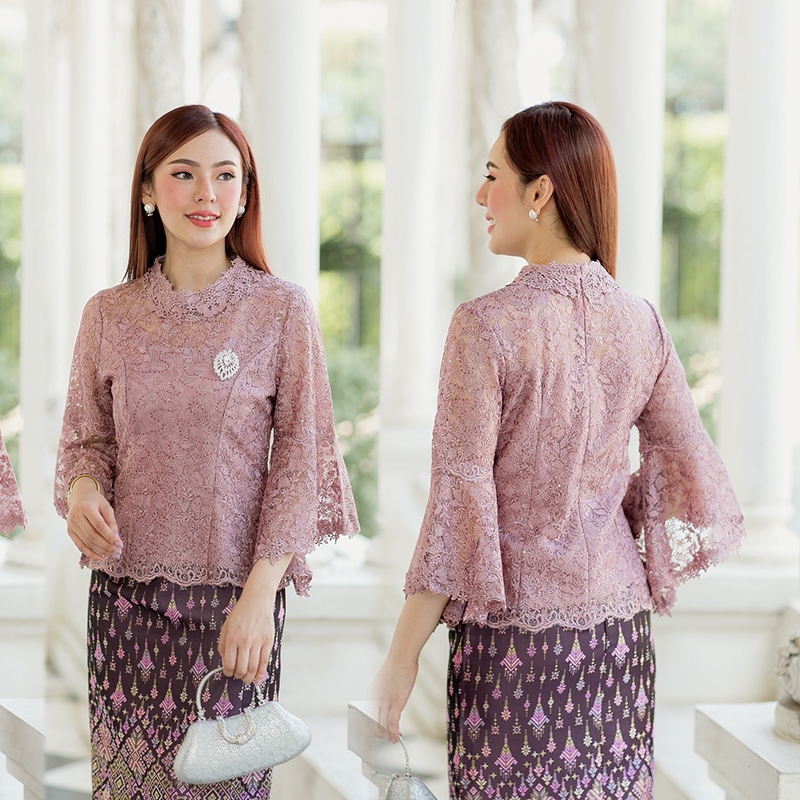 kudapy (เฉพาะเสื้อ) เสื้อลูกไม้สีฟ้า/สีส้มม่วง/สีทอง/สีขาว ตัวเสื้อใช้ผ้าลูกไม้ใยบวบเนื้อดีลายลูกไม้แน่นทั้งตัว ตัวเสื้อมาพร้อมซับในเนื้อดีในตัว