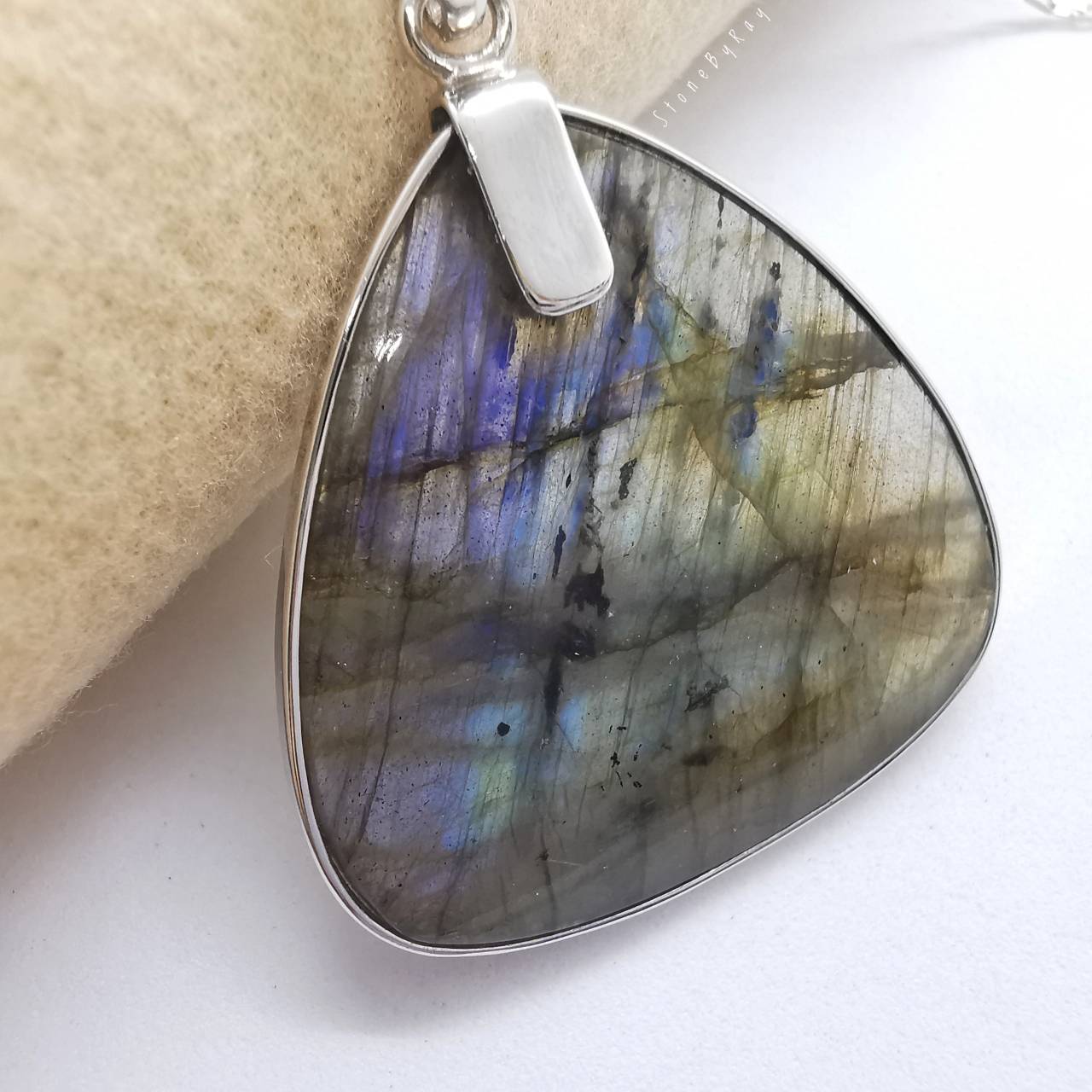 สร้อยคอเงินจี้หินลาบราโดไลท์ Labradorite