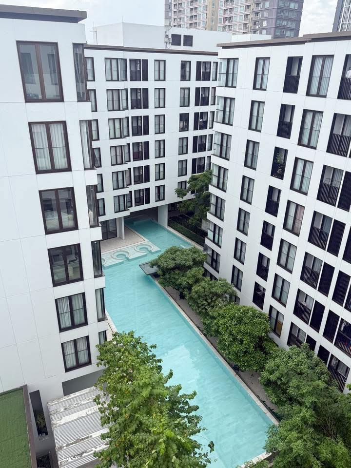 ให้เช่าคอนโด Chapter Thonglor 25 (แชปเตอร์ ทองหล่อ 25) โซนพื้นที่ BTS ทองหล่อ ห้องแบบ 1ห้องนอน / 1ห้องน้ำ / โซนครัวปิด ขนาดห้อง 35 ตรม. ชั้น 8 ตึก B