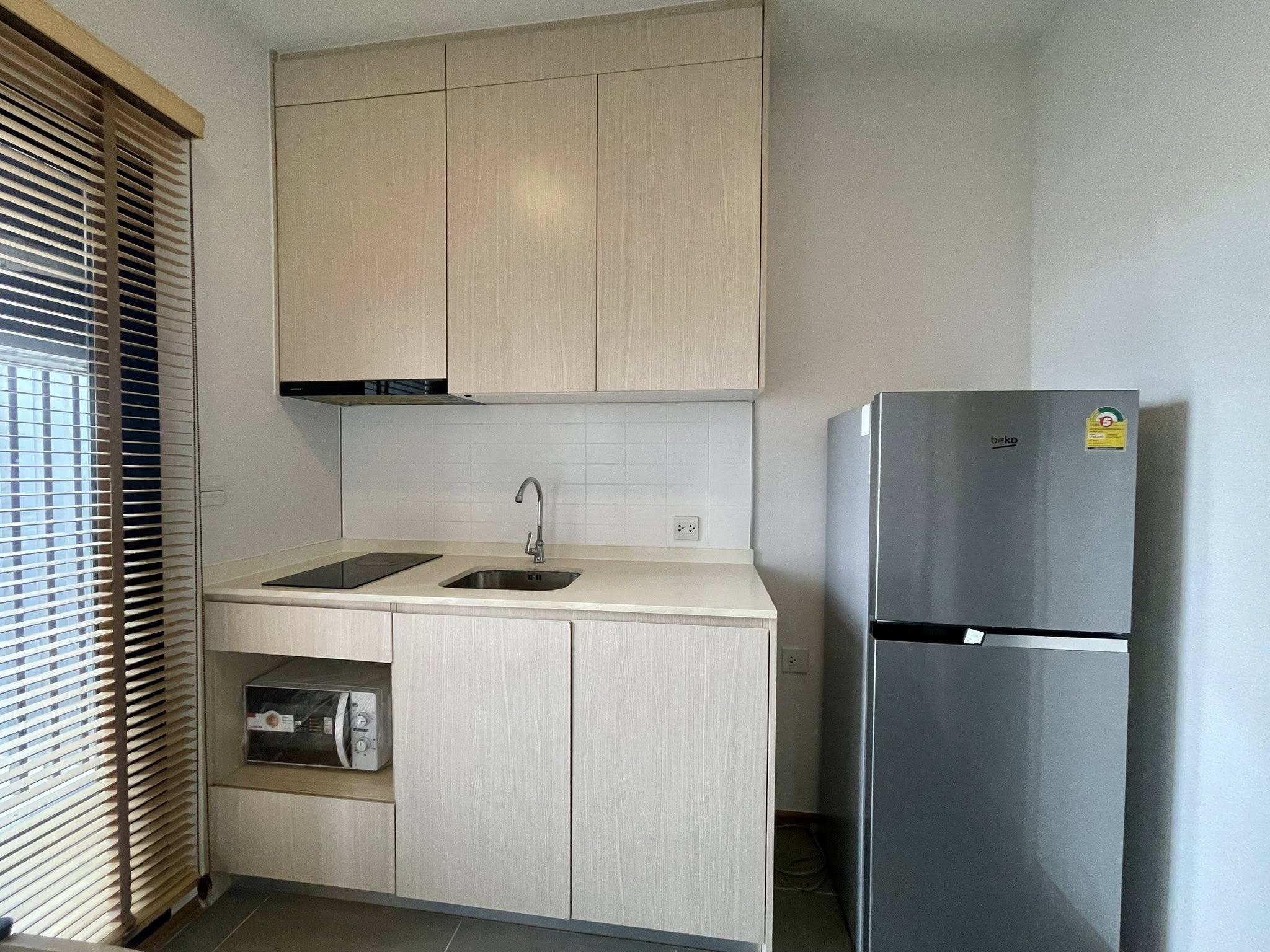 ขายคอนโด Metris Rama 9 - Ramkhamhaeng (เมทริส พระราม 9 - รามคำแหง) โซน รถไฟฟ้า ARL รามคำแหง 1ห้องนอน / 1ห้องน้ำ / เลี้ยงสัตว์ได้ ขนาดห้อง 30.65 ตรม. ชั้น 8