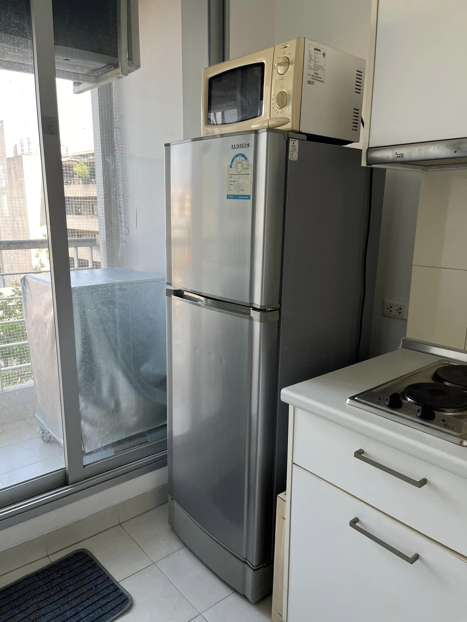 ปล่อยเช่าคอนโด Life @ Ratchada (ไลฟ์ แอท รัชดา) ซอย ลาดพร้าว 36 - เฟอร์ครบมีเครื่องซักผ้า - การเดินทาง: ใกล้รถไฟฟ้า MRT ลาดพร้าว