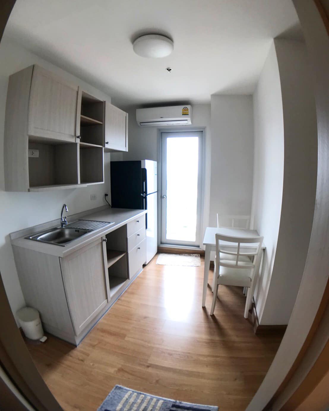 ขายขาดทุนคอนโด Chapter One Modern Dutch (แชปเตอร์ วัน โมเดิร์น ดัชต์ ราษฎร์บูรณะ 33) - ให้ทั้งหมดยกห้อง 1ห้องนอน 1ห้องน้ำ 1ห้องนั่งเล่น - ขนาดห้อง 29.34 ตรม. ชั้น 21 ตึก A - ขาย 1.59 ฟรีค่าโอน