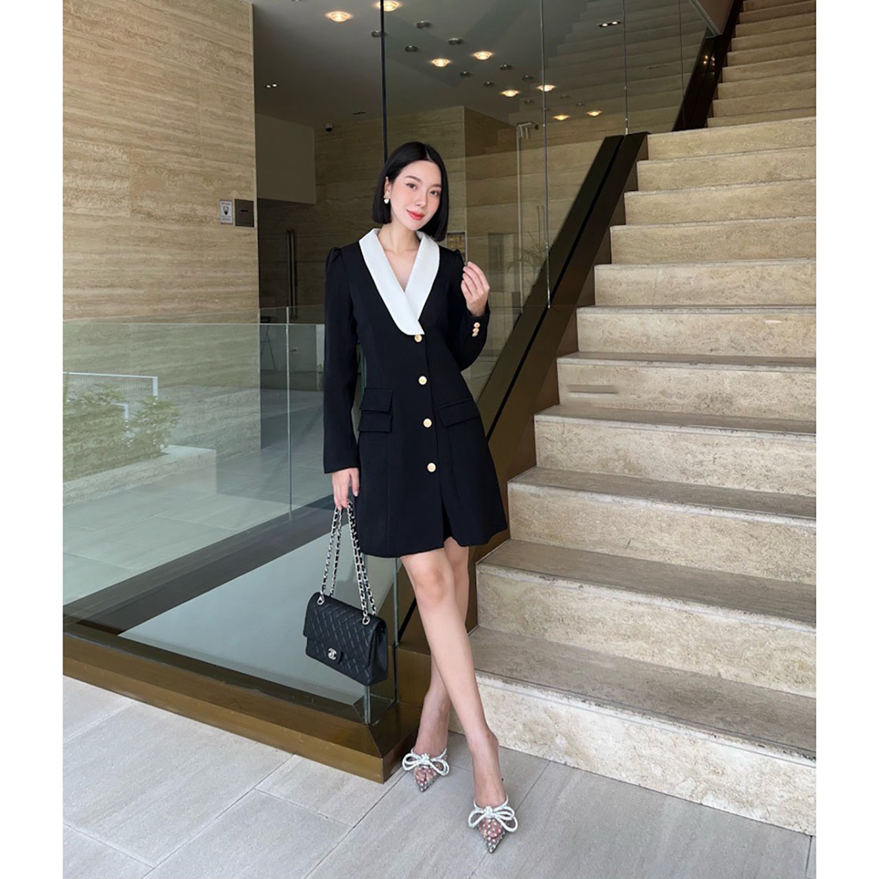 kudapy เดรสสูทแขนยาวทูโทนแต่งปกสีขาว สวยโดดเด่นด้วยลุคสาวออฟฟิศที่ใส่แล้วดูผอม ตัวเดรสเป็นทรงเข้ารูปมีซับในทั้งตัว