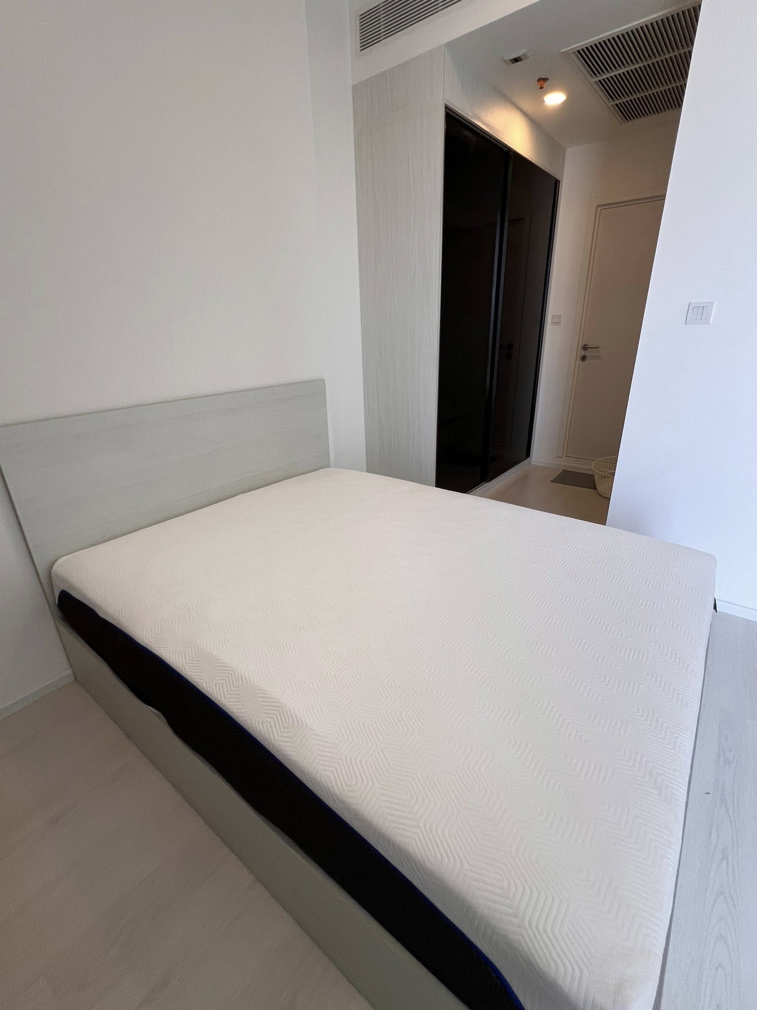 คอนโด Mazarine Ratchayothin (แมสซารีน รัชโยธิน) High Rise โซนพื้นที่ BTS รัชโยธิน ให้เช่าห้องแบบ 1 bed plus ปรับ2ห้องนอนได้พร้อมฉากกั้น 1ห้องน้ำ ขนาดห้อง 42 ตรม. ชั้น 19