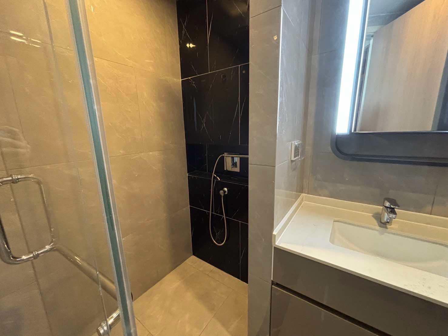 ให้เช่าห้องแบบ 3ห้องนอน 3ห้องน้ำ 1ครัวแยก โซนพื้นที่ MRT พระราม9 คอนโด One9Five Asoke - Rama 9 (วันไนน์ไฟว์ อโศก - พระราม 9) High Rise ขนาดห้อง 93.5 ตรม. ชั้น 58 ตึก A